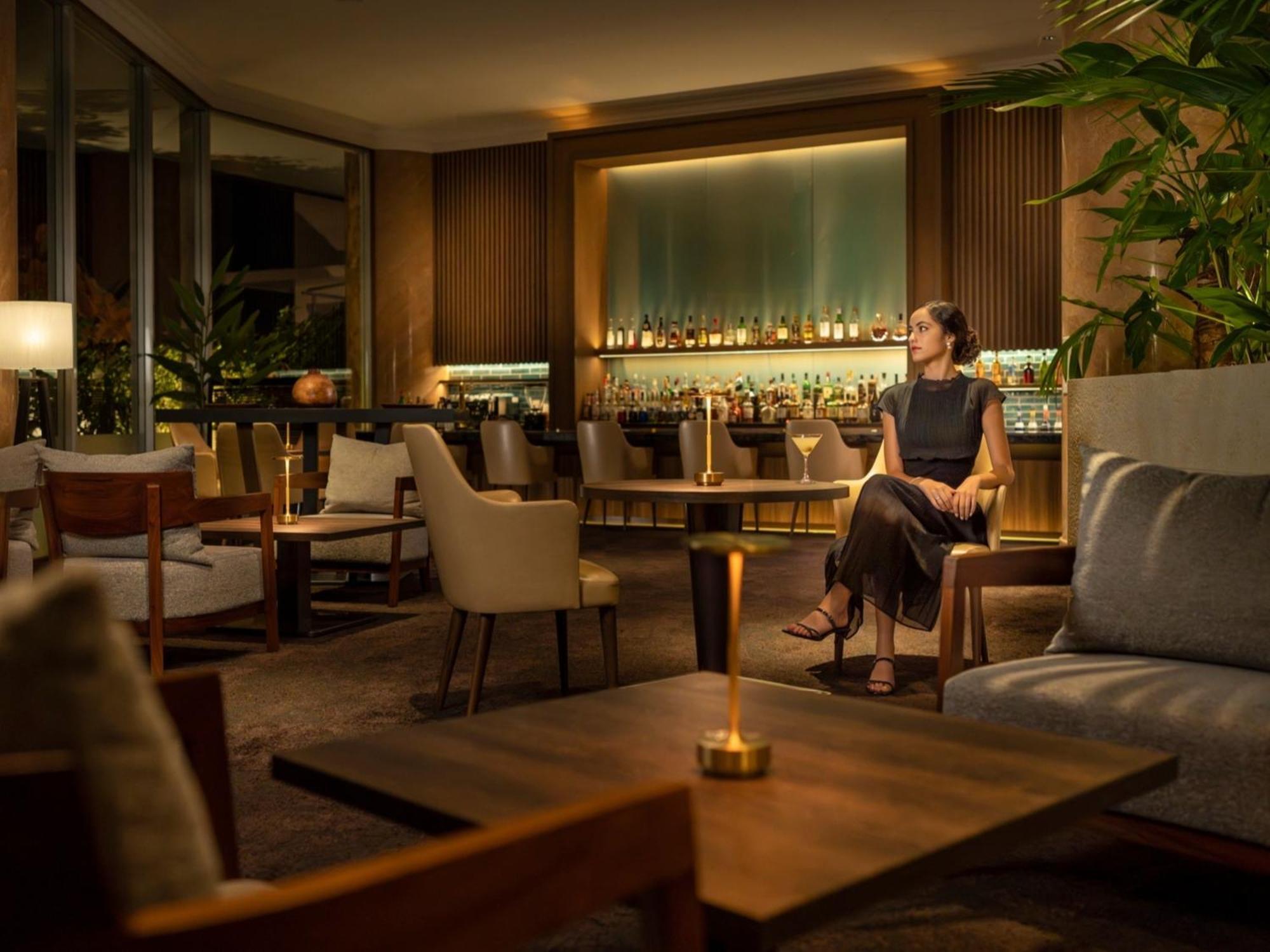 Oriental Hotel Okinawa Resort & Spa Nago Exterior foto The Bar