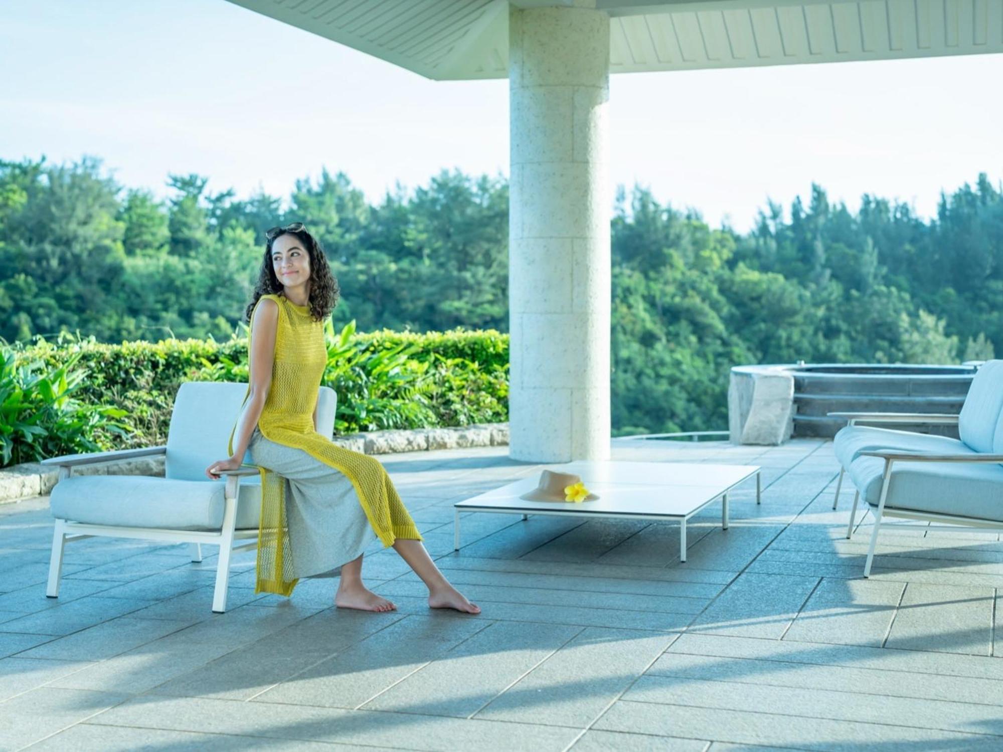 Oriental Hotel Okinawa Resort & Spa Nago Exterior foto Outdoor furniture